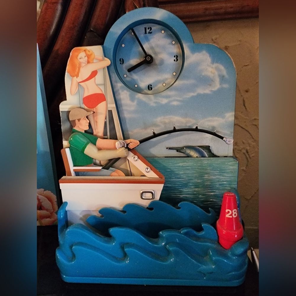 Vintage Sportsman Fishing Clock says "Holy Mackerel It’s A BIG ONE"  199…